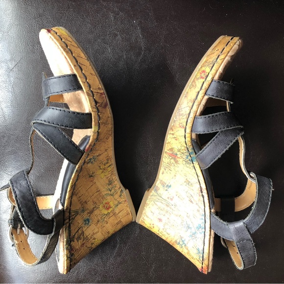 Born Floral Wedge Sandal - size 7 - Picture 8 of 14